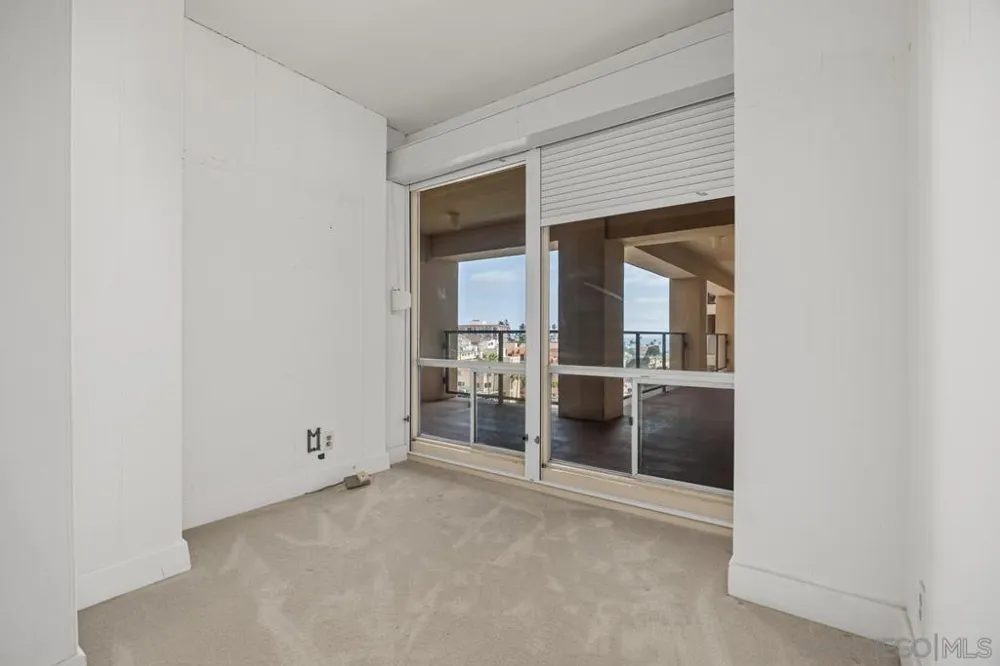 939 COAST #11 B San Diego, CA 92037