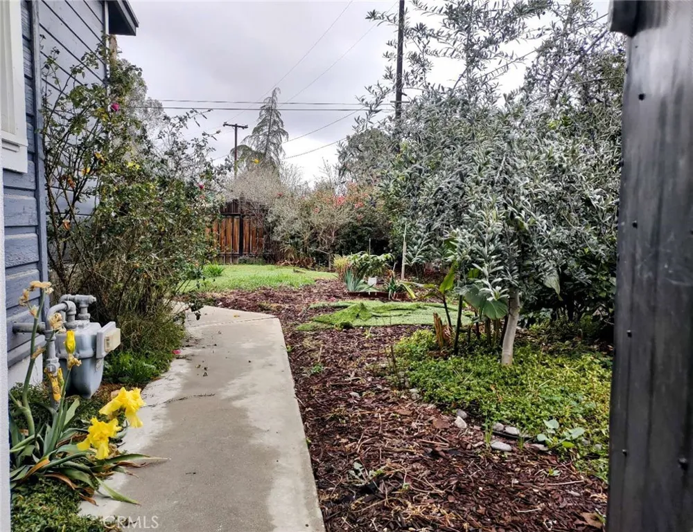 1618 Baker St Bakersfield, CA 93305