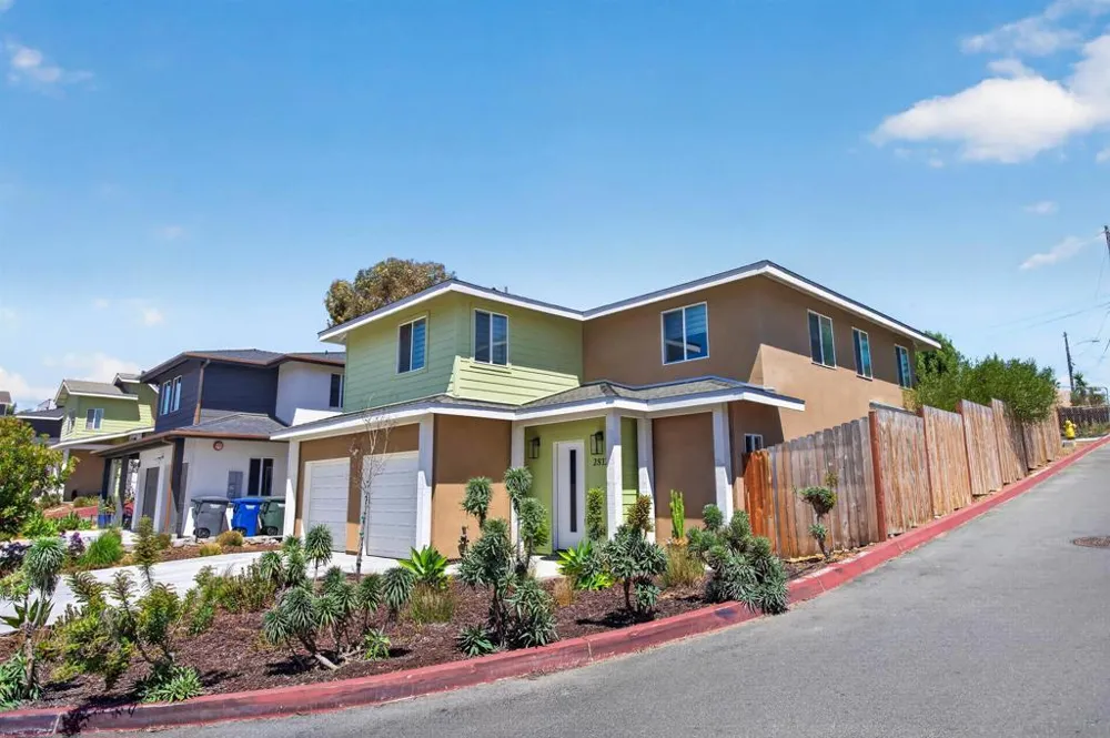2812 C Avenue National City, CA 91950