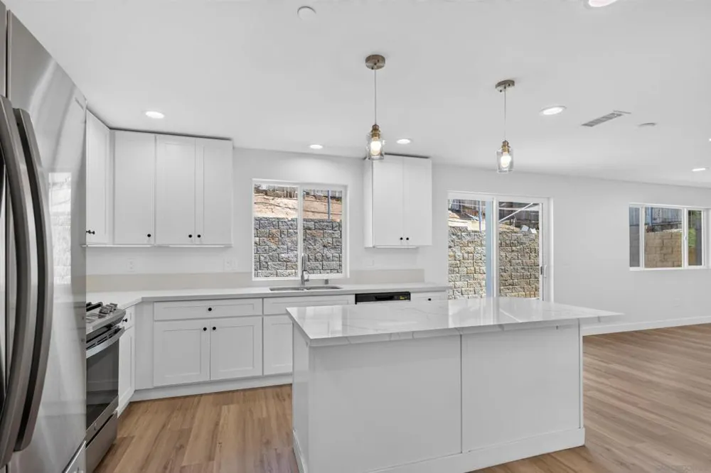 2812 C Avenue National City, CA 91950