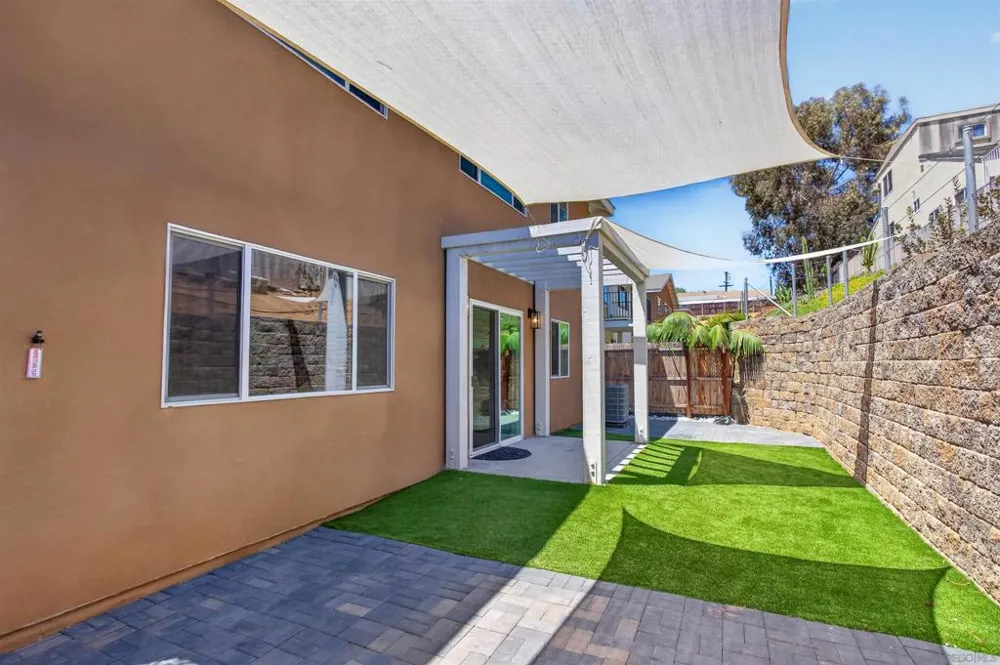 2812 C Avenue National City, CA 91950