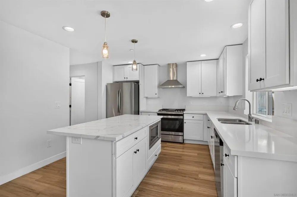 2812 C Avenue National City, CA 91950