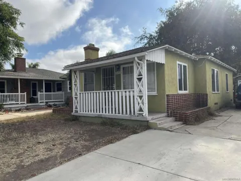4649 Altadena