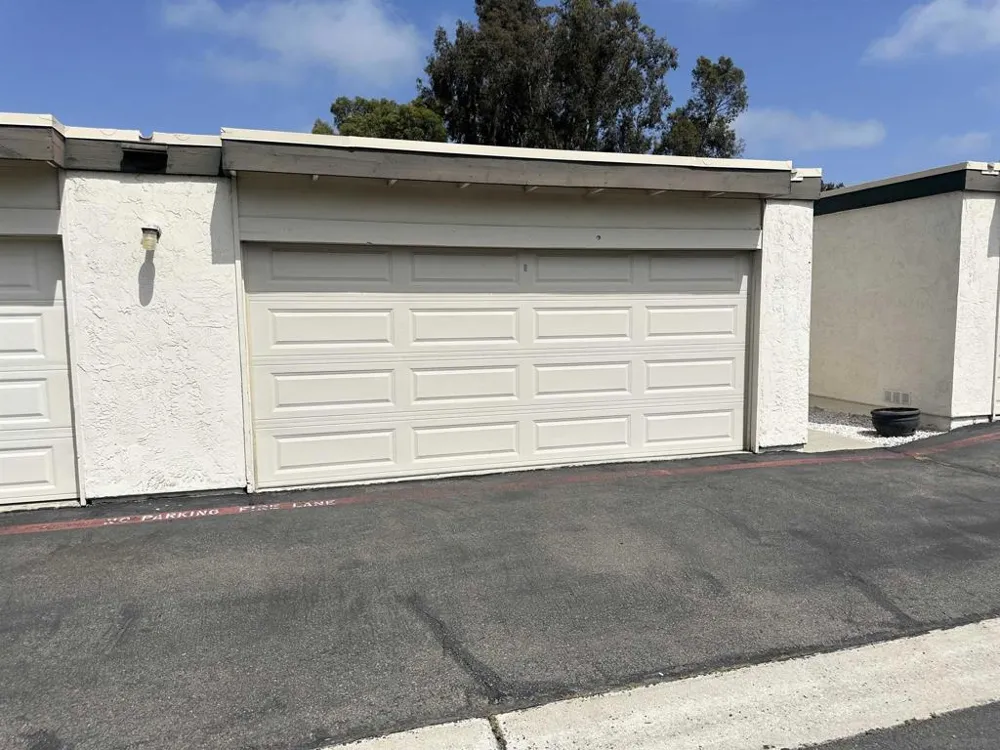 2035 Shadytree Ln Encinitas, CA 92024