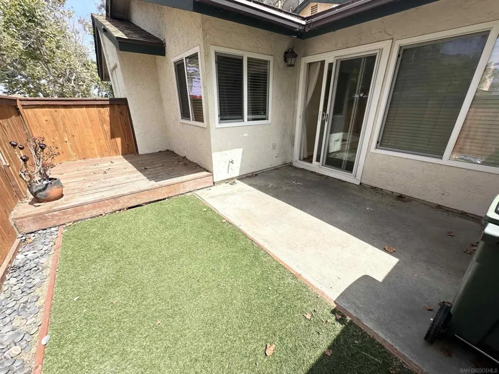 2035 Shadytree Ln Encinitas, CA 92024