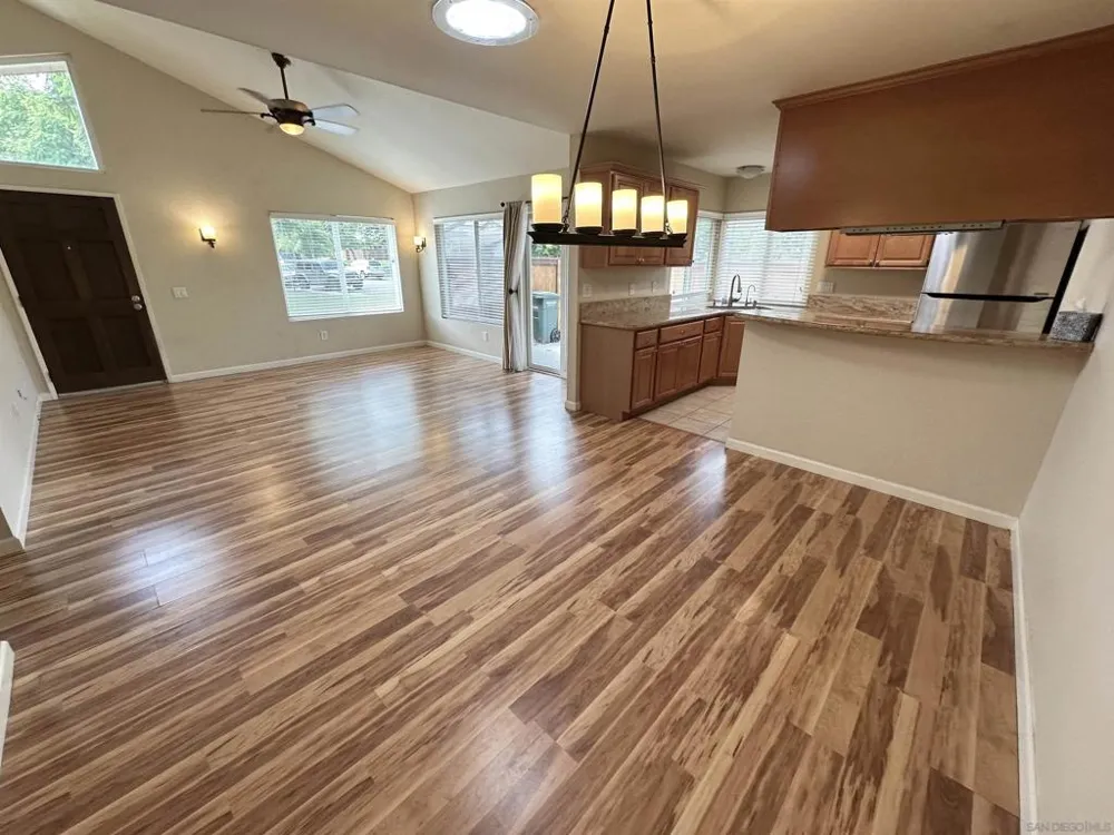 2035 Shadytree Ln Encinitas, CA 92024