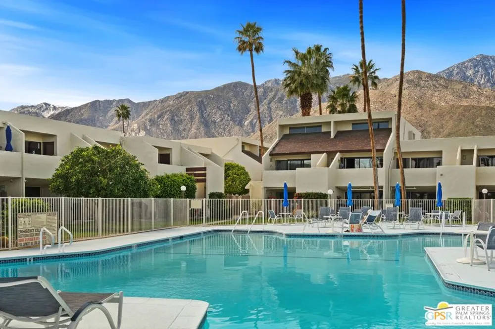 1655 E Palm Canyon Drive #111 Palm Springs, CA 92264