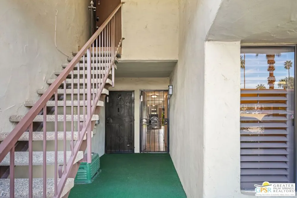 1655 E Palm Canyon Drive #111 Palm Springs, CA 92264