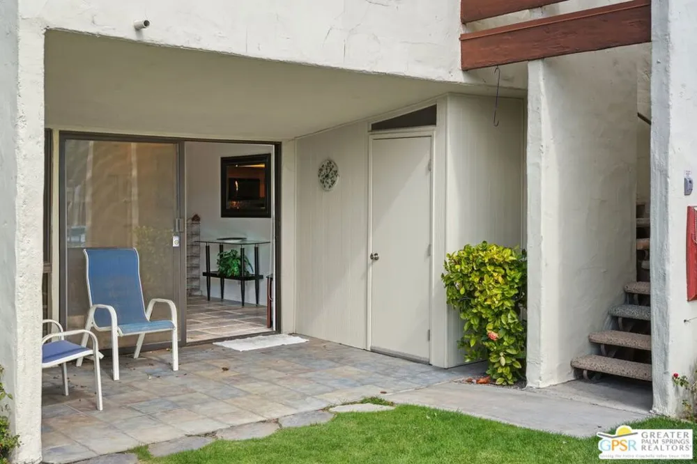 1655 E Palm Canyon Drive #111 Palm Springs, CA 92264