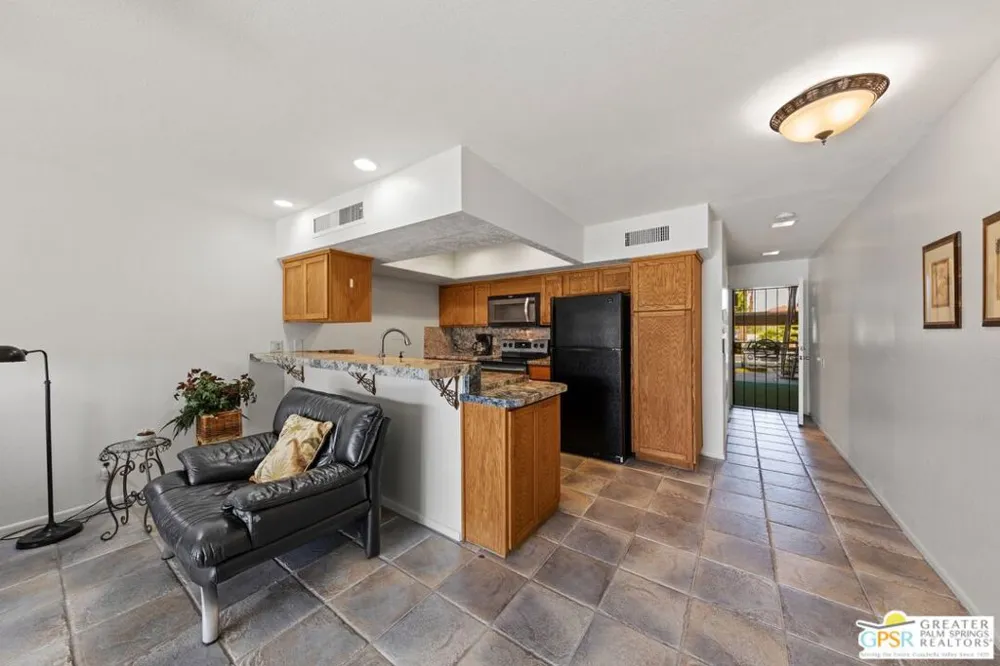 1655 E Palm Canyon Drive #111 Palm Springs, CA 92264