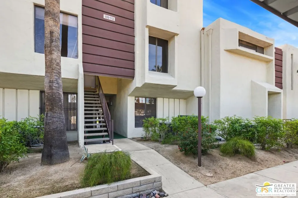 1655 E Palm Canyon Drive #111 Palm Springs, CA 92264