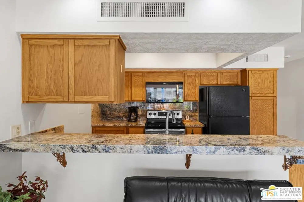 1655 E Palm Canyon Drive #111 Palm Springs, CA 92264