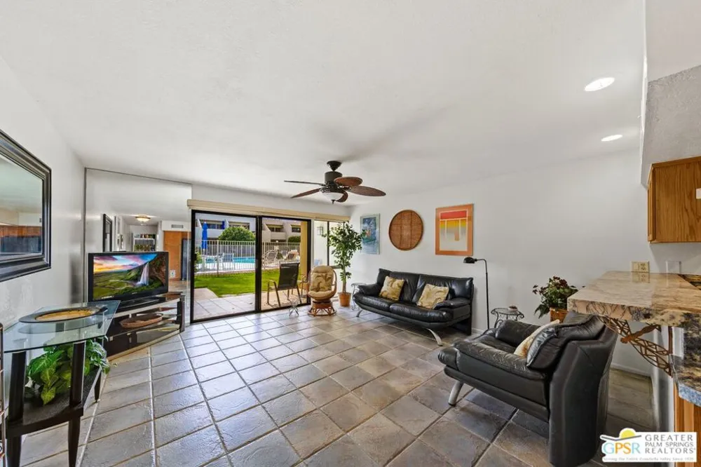 1655 E Palm Canyon Drive #111 Palm Springs, CA 92264
