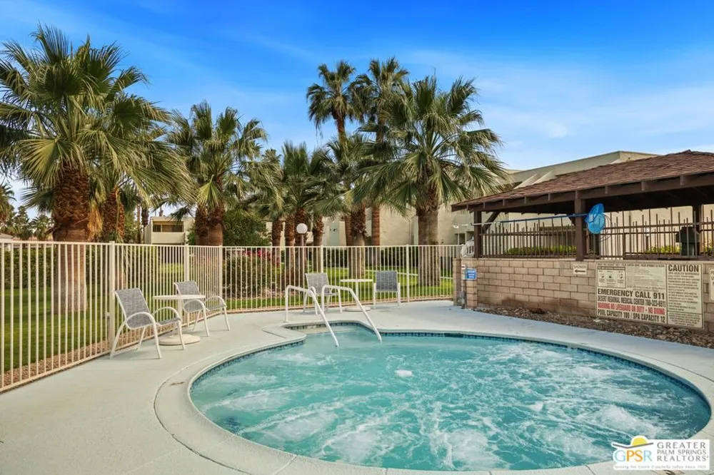 1655 E Palm Canyon Drive #111 Palm Springs, CA 92264