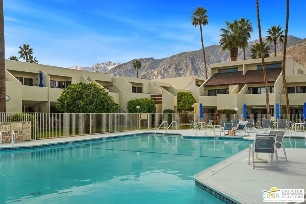 1655 E Palm Canyon Drive #111 Palm Springs, CA 92264