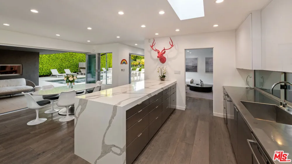 602 Whittier Drive Beverly Hills, CA 90210