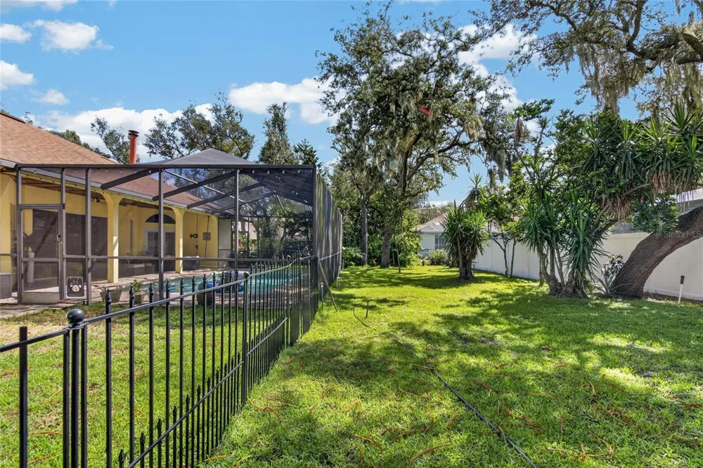 2704 ASTON AVENUE Plant City, FL 33566