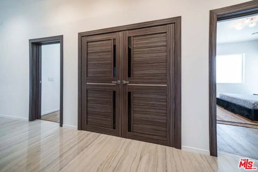 11658 Morrison Street Valley Village, CA 91601