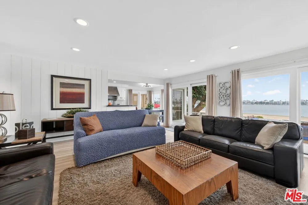 6819 E Ocean Boulevard Long Beach, CA 90803