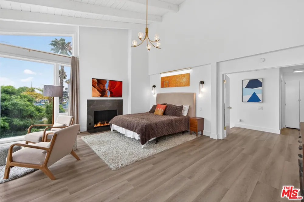 6819 E Ocean Boulevard Long Beach, CA 90803