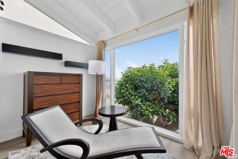 6819 E Ocean Boulevard Long Beach, CA 90803
