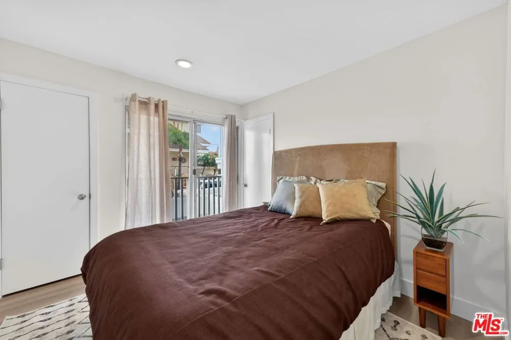 6819 E Ocean Boulevard Long Beach, CA 90803