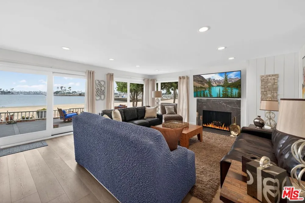 6819 E Ocean Boulevard Long Beach, CA 90803