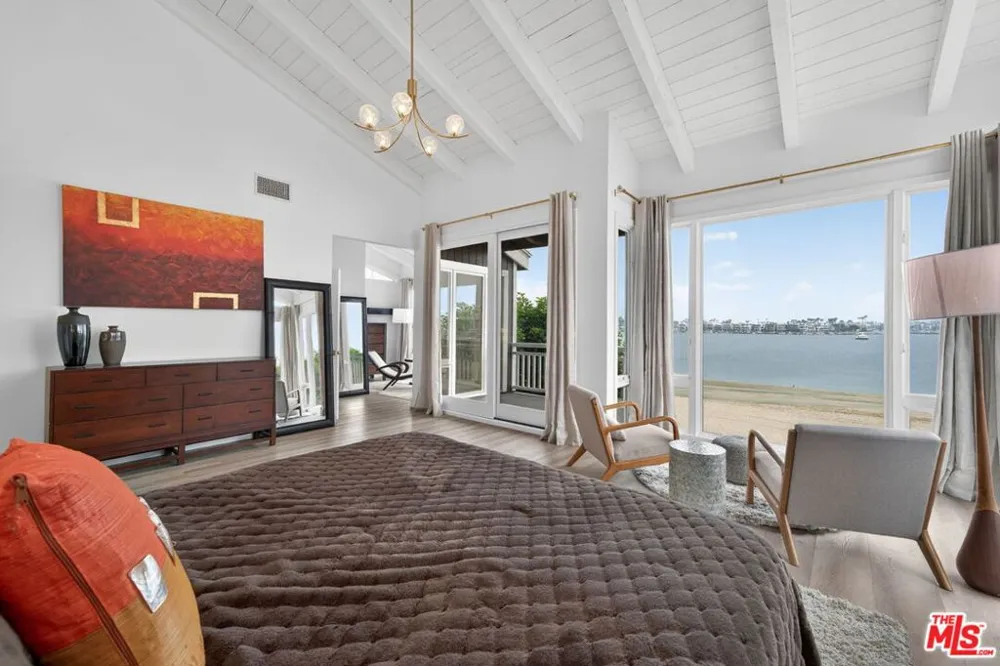 6819 E Ocean Boulevard Long Beach, CA 90803
