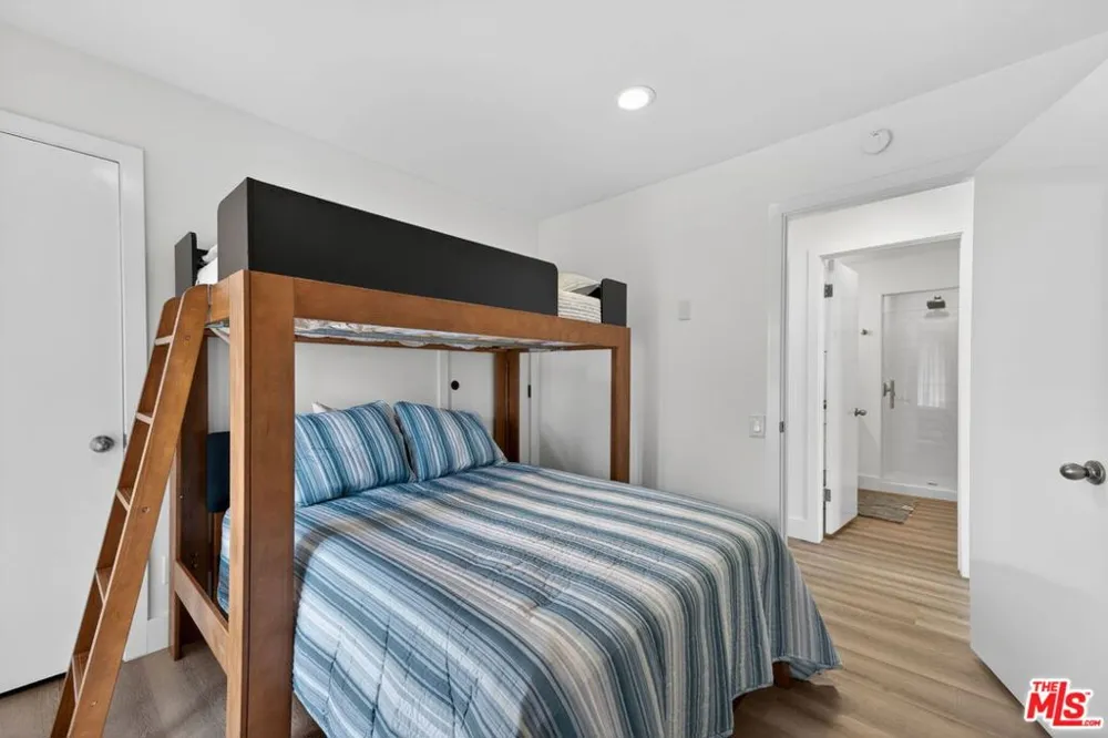 6819 E Ocean Boulevard Long Beach, CA 90803