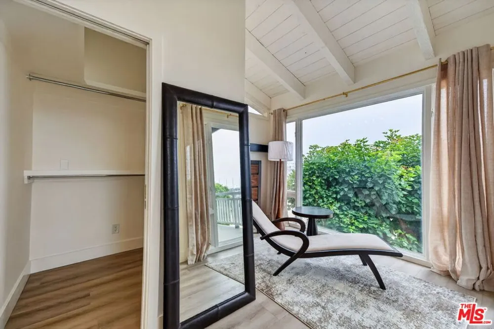 6819 E Ocean Boulevard Long Beach, CA 90803