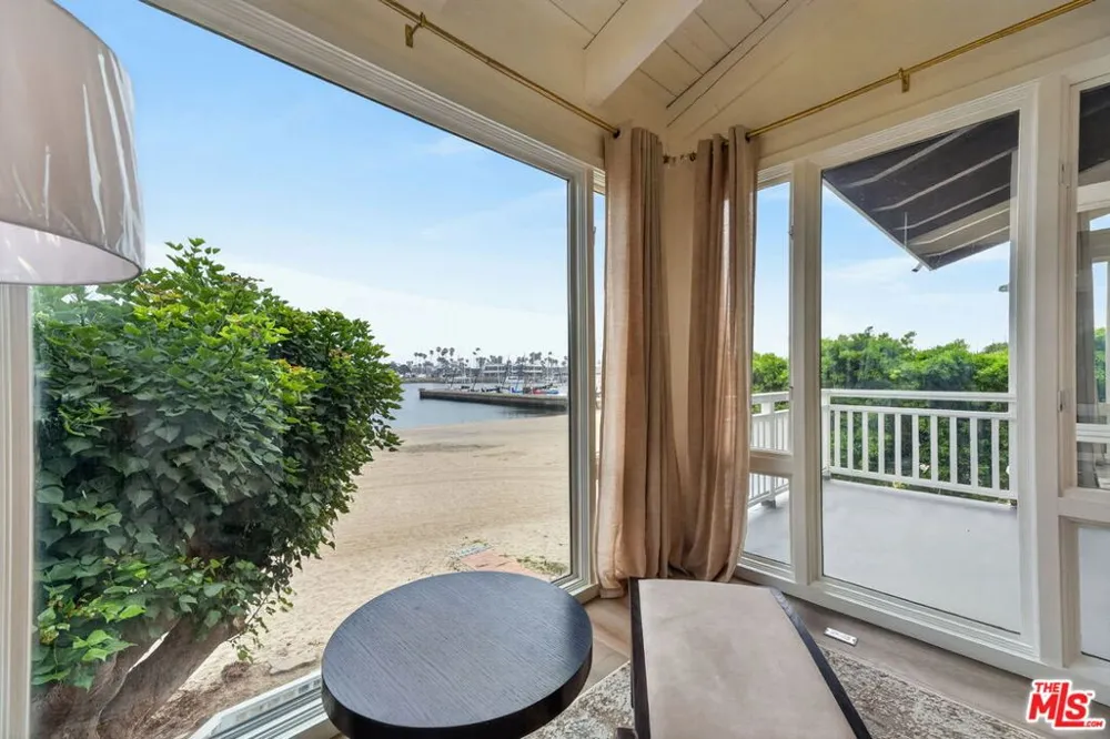 6819 E Ocean Boulevard Long Beach, CA 90803