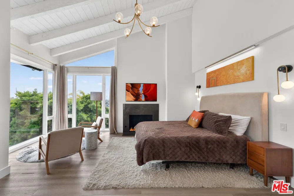6819 E Ocean Boulevard Long Beach, CA 90803