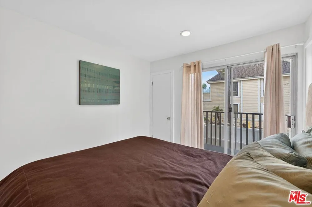 6819 E Ocean Boulevard Long Beach, CA 90803