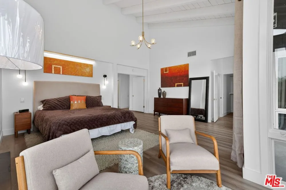 6819 E Ocean Boulevard Long Beach, CA 90803