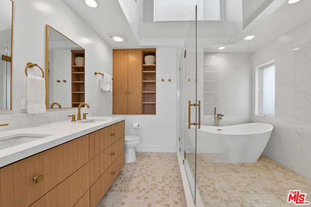 6819 E Ocean Boulevard Long Beach, CA 90803