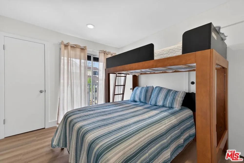 6819 E Ocean Boulevard Long Beach, CA 90803