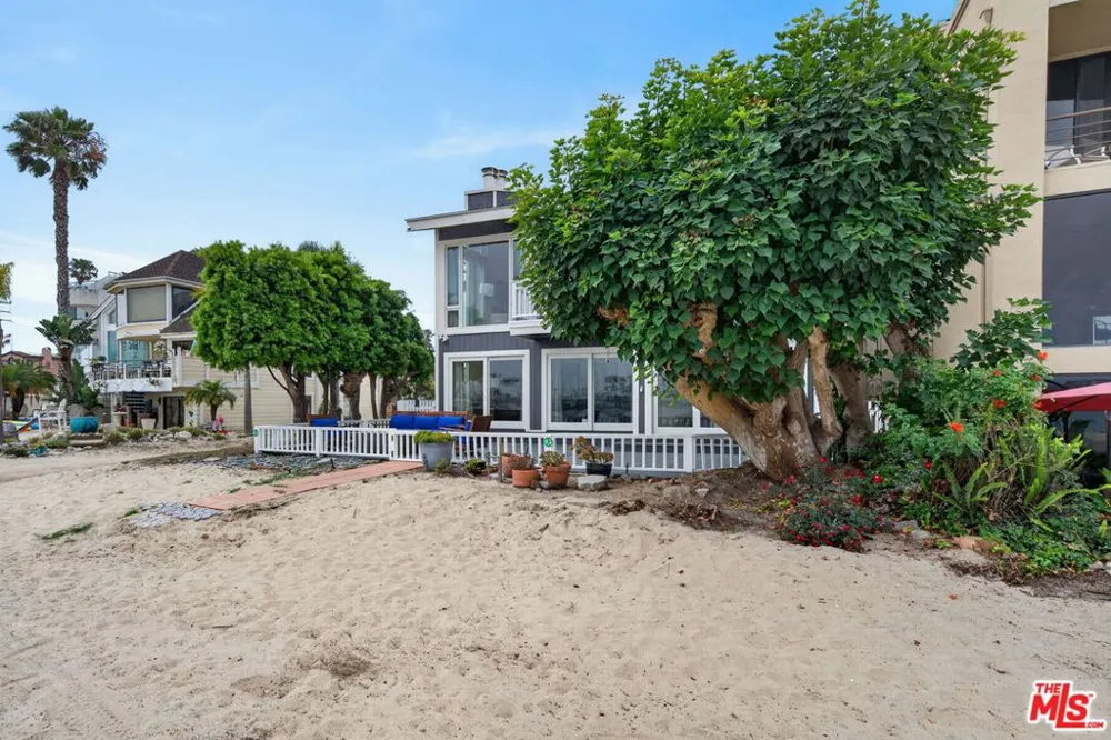 6819 E Ocean Boulevard Long Beach, CA 90803