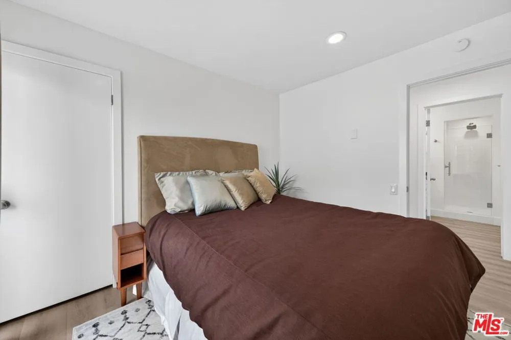 6819 E Ocean Boulevard Long Beach, CA 90803