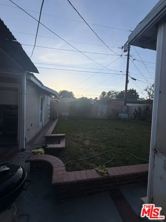 6837 Mayflower Avenue Bell, CA 90201
