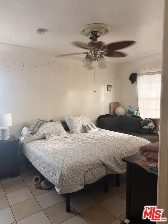 6837 Mayflower Avenue Bell, CA 90201