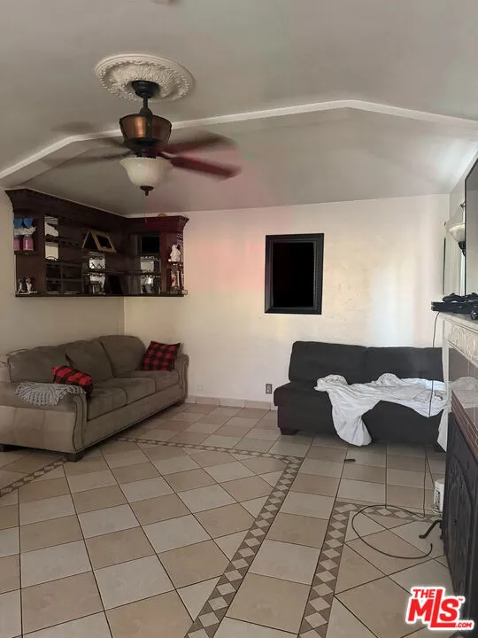 6837 Mayflower Avenue Bell, CA 90201