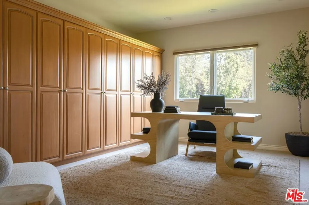 13731 Romany Drive Pacific Palisades, CA 90272
