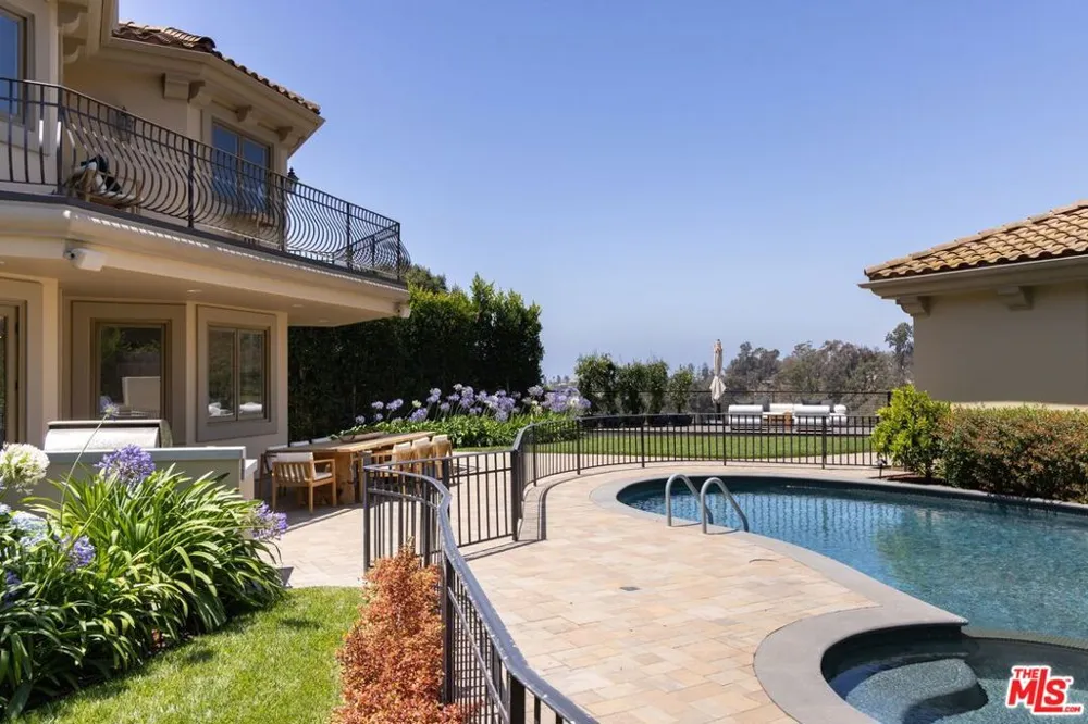 13731 Romany Drive Pacific Palisades, CA 90272
