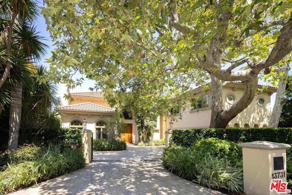 13731 Romany Drive Pacific Palisades, CA 90272