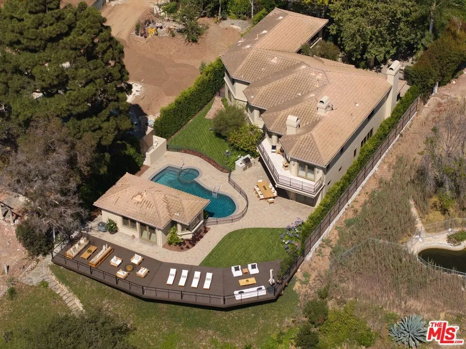 13731 Romany Drive Pacific Palisades, CA 90272