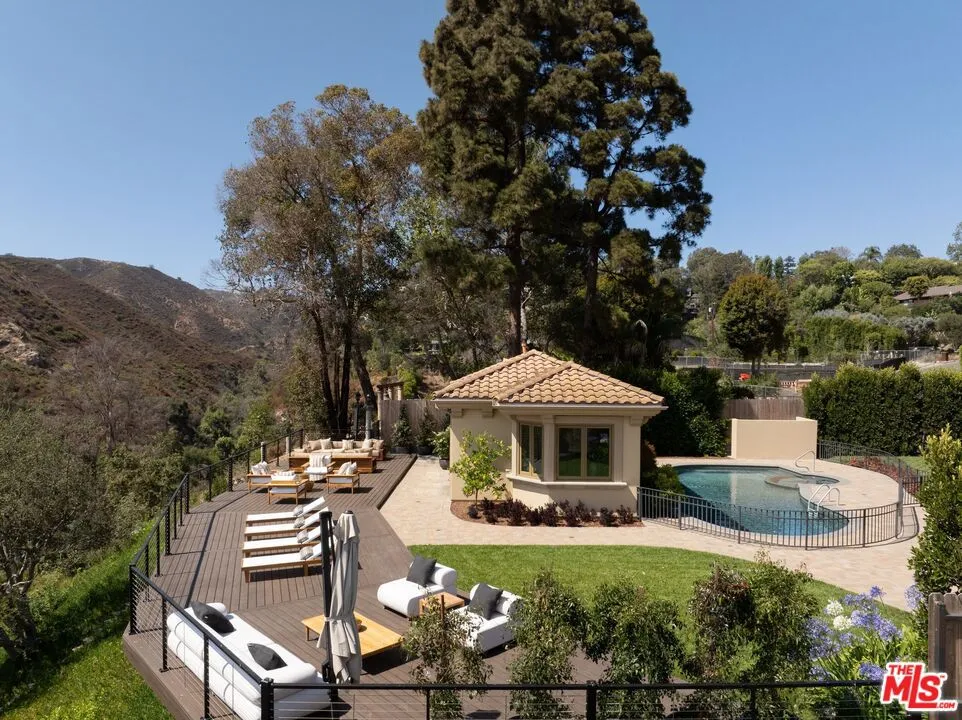 13731 Romany Drive Pacific Palisades, CA 90272