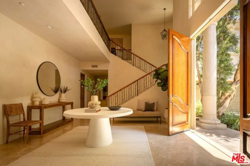 13731 Romany Drive Pacific Palisades, CA 90272