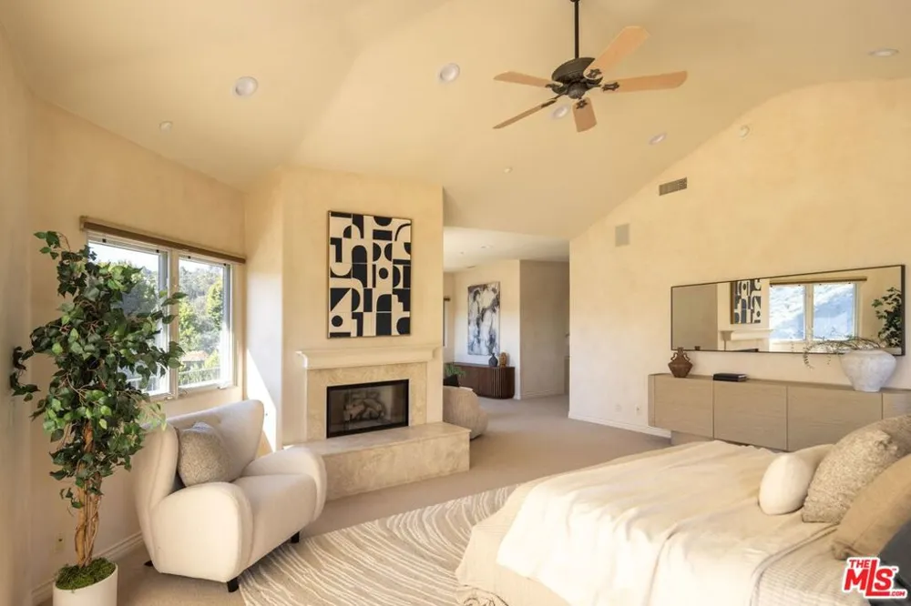 13731 Romany Drive Pacific Palisades, CA 90272