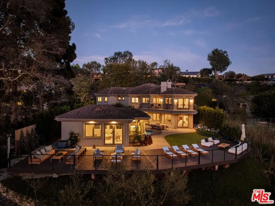 13731 Romany Drive Pacific Palisades, CA 90272