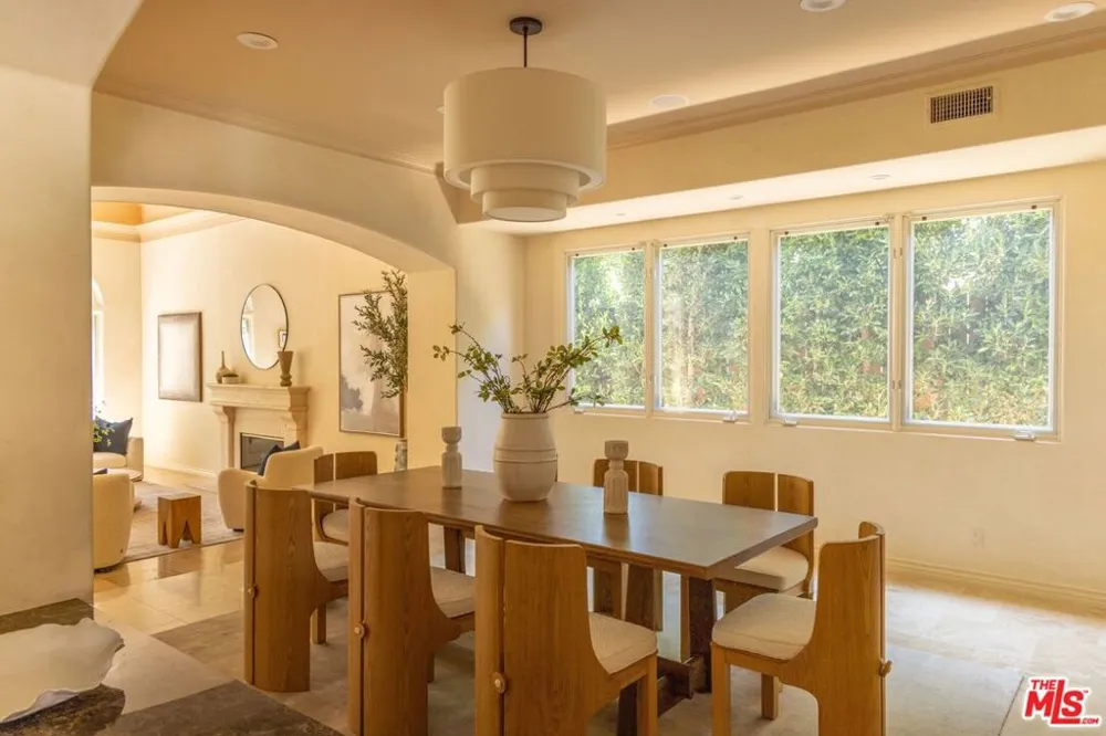 13731 Romany Drive Pacific Palisades, CA 90272